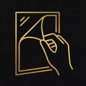 Minimalistyczny witraż z ręką, nowoczesny design, złote linie na czarnym tle.
